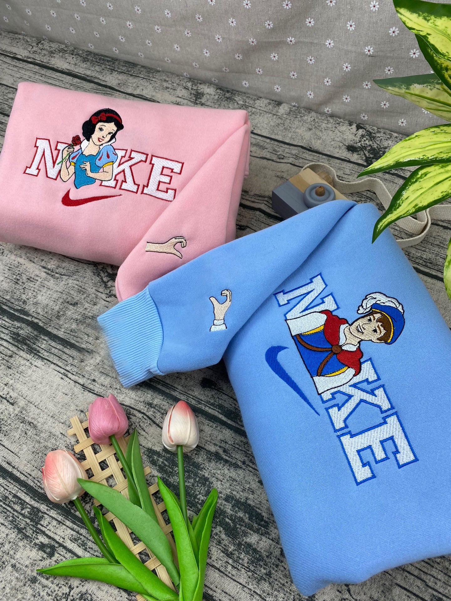 Snow White and Prince – Embroidered Sweatshirt