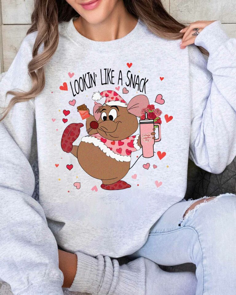 GusGus Look Like A Snack Valentine – Sweatshirt