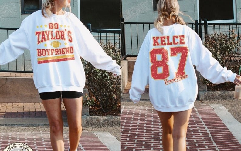 Retro Go Taylors Boyfriend Sweatshirt Vintage Travis Kelce T-Shirt Taylor Football Shirt Fan Gift Gifts Eras Tour